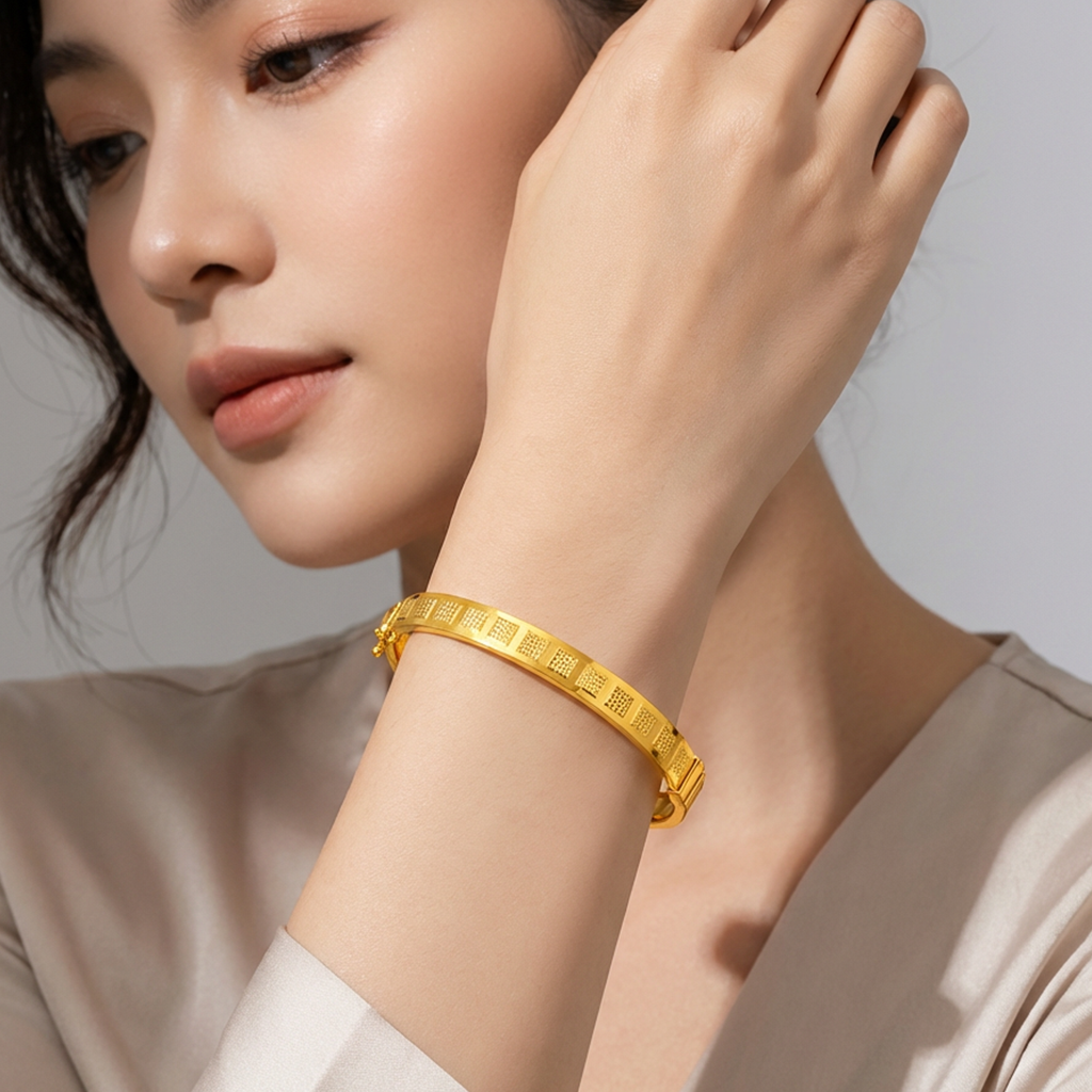 TAKA Jewellery 916 Gold Bangle