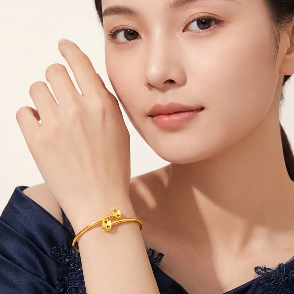 TAKA Jewellery 916 Gold Lucky Clover Bangle