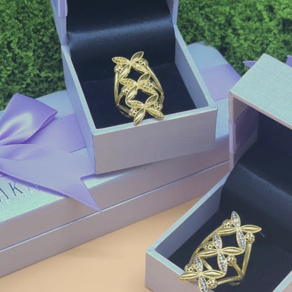 TAKA Jewellery Triple Blossom 916 Gold Ring